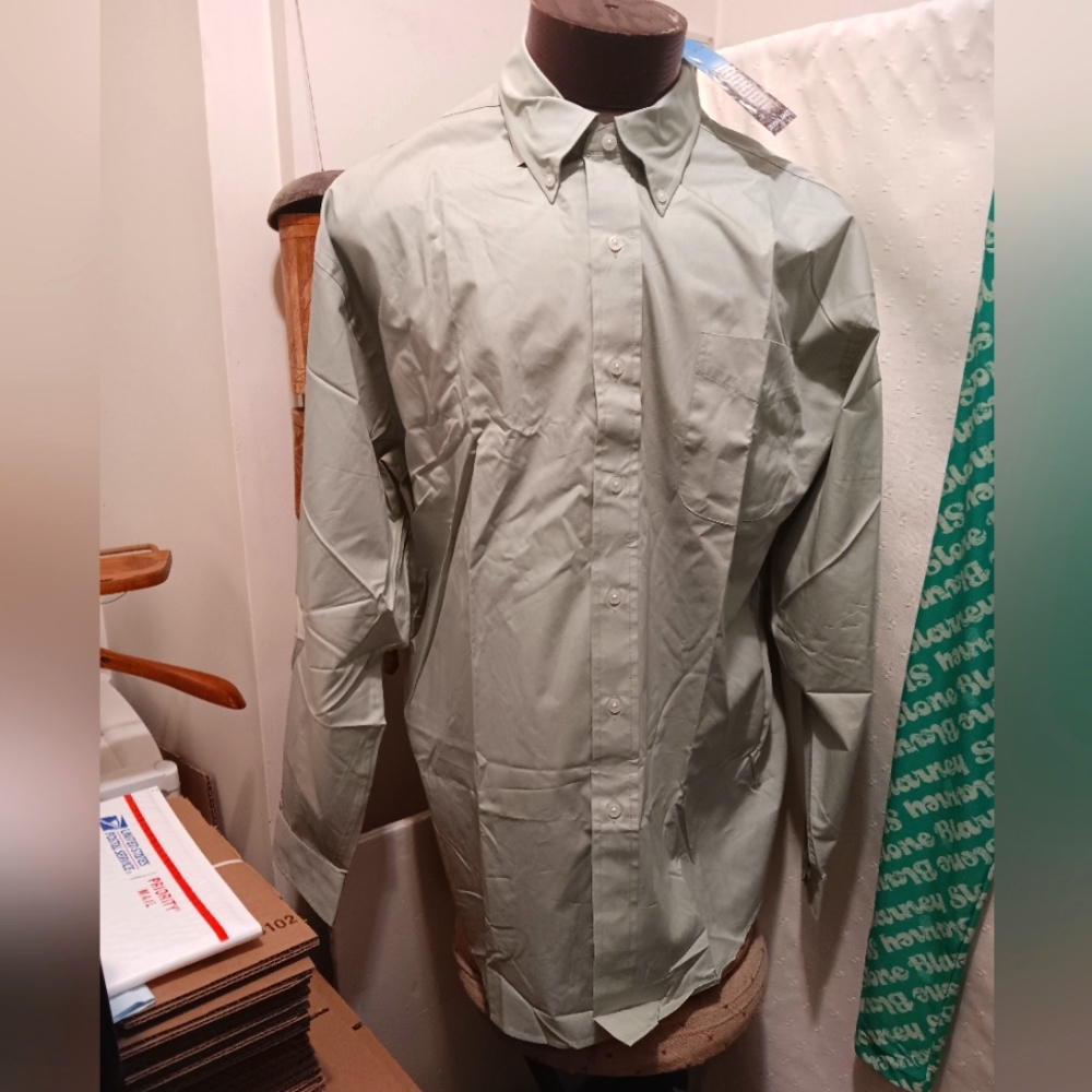 Men's button front dress shirt 2XL